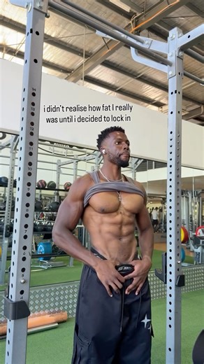 iamUche on Instagram: "You never know until you know. I was playing football at 94kg being one of the fastest on the pitch thinking I was lean. Come 85kg and all that’s on my mind is I’m not lean enough. Gon keep working so I can be one of them ones 🥷🏾 #gym #mensphysique #bodybuilding_motivation #fyp #explore"