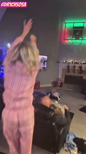 IM GRINDING NBA 2K26 WHILE SHE PRACTICING HER JUMPSHOT IRL…😍🎯