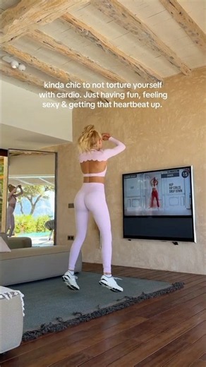 Others run marathons… I’m happy torturing my abs & booty anyyyyytime… but for cardio, nah 😂