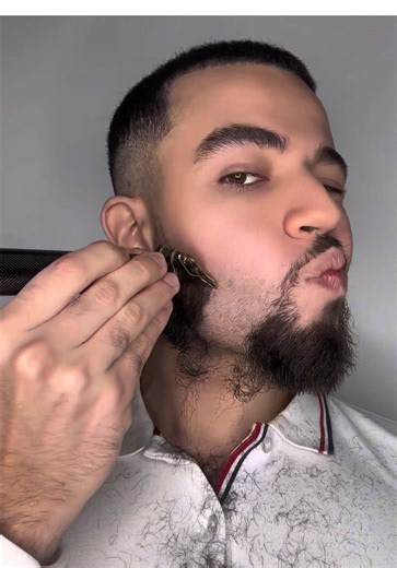 How to install fake hair ? #beard #fakebeard #fakebeardtutorial #hairsystem #hairsystemtutorial