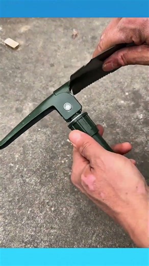 Foldable mini hoe—compact, portable, and ready to dig anywhere you go.