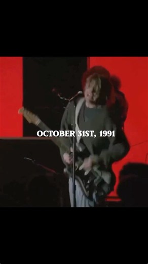 Kurt Cobain Nirvana DESTROYS the Stage with Endless, Nameless (Paramount 1991)