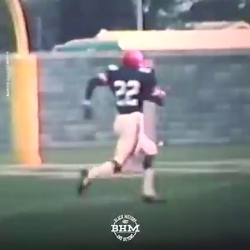 Willie Jackson Sr. (1969-72) Jackson Sr. was the first ever Black player to appear in a game in a Florida uniform. In his career, he totaled 75 receptions for 1,170 yards and eight touchdowns. A pioneer for those who came after, we are honored to share his legacy and impact he has made on the University of Florida and our program. #GoGators | #BlackHistoryMonth | Florida Gators Football