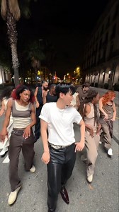 17K views · 2.4K reactions | Pineapple Slice Dance Challenge Trời ơi coi footwork của anh ta kìa, main dancer BBH hàng thật giá real!! #백현 #BAEKHYUN #HelloWorld #PineappleSlice #HelloBaekhyunWorld #BAEKHYUN_PINEAPPLESLICE | Moonlight Baek - EXO Baekhyun Vietnam Fanpage | Facebook