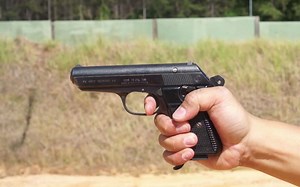 【搬运/没什么字幕可加】CZ-70手枪 武器欣赏