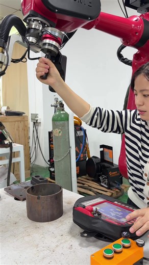 Industrial Welding Robot for Six-Axis Applications