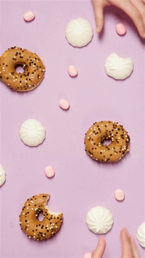 🎄❤️ Holiday Foods to Limit for Healthier Blood Pressure The holidays bring amazing food — but some festive favorites can quietly raise your blood pressure. Being mindful of a few common ingredients can help you enjoy the season without the unwanted BP spike. 🧂 Processed Meats Holiday hams, sausages, and bacon are often loaded with sodium and saturated fats — a double hit for blood pressure. Enjoy in small portions or choose leaner, unprocessed cuts. 🍰 Saturated Fats Cakes, cookies, pastries, 