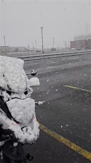 C'est officiel la saison est lancée pour les Formations Moto Pro de la FMQ Fédération motocycliste du Québec. Les formateurs ont bravé le mauvais temps pour l'ouverture de la saison. Pour en savoir plus sur les formations voici le lien ➡️ https://fmq.ca/formation-moto-pro-fmq/ | Motocycliste.net | Facebook