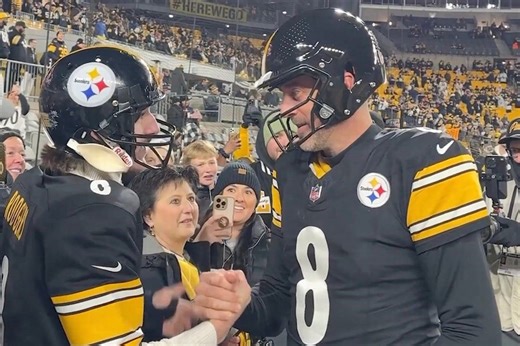 Aaron Rodgers shares heartfelt moment with devoted fan