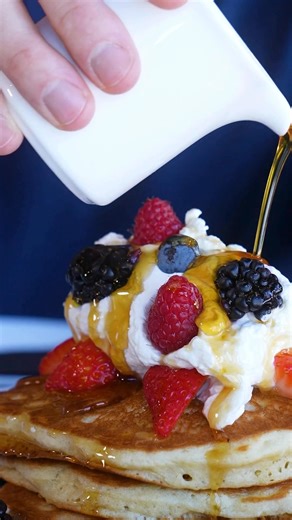 It’s all about comfort and flavor. Enjoy our locally sourced dishes paired with specialty cocktails that’ll warm you up while you relax by the river. Your perfect winter meal is waiting at Currents. https://heyor.ca/UPYIMg | Riverhouse Lodge