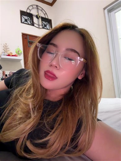 six6angels (@six6angels)’s videos with original sound - unibrowsofine