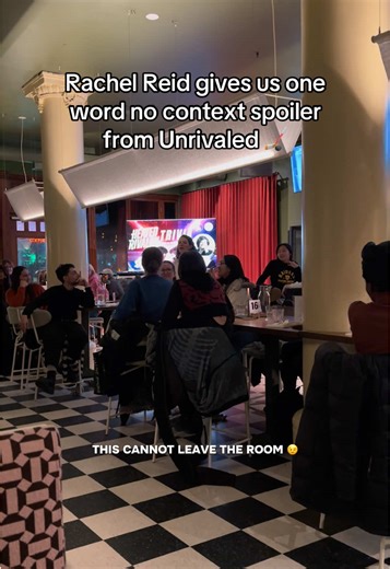 Rachel Reid blessing us with Unrivaled content 🏒 Such a fun night at @Quizmaster Jess | Trivia Host Heated Rivalry Trivia! What a surprise when Rachel Reid herself showed up! Thank you for being such a lovely person and graciously answer our million questions #heatedrivalry #unrivaled #BookTok @thebookgirlstoronto