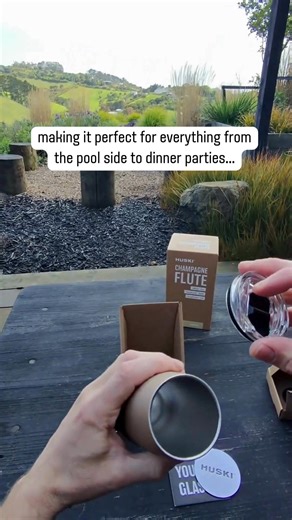 A unique Christmas gift they’ll actually use...👀 11% off all Huski products ends soon ⏰ 👉 The Huski Champagne Flute combines style, convenience and performance to keep drinks perfectly chilled until the last drop 🙌 👉 Triple-insulation keeps drinks chilled 👉 Detachable stem for added convenience 👉 EasySlider™ Lid reduces spills 👉 Stay-dry design means no condensation ⭐⭐⭐⭐⭐ "Best Flute I have ever purchased! Keeps the drinks super cold, the versatility of the stem or no stem is wonderful, w