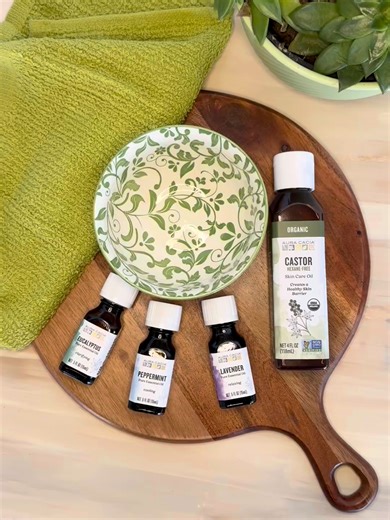 Simple. Cozy. Intentional. 🤍 DIY Castor Oil Compress: – 2 Tbsp Organic Castor Oil – 3 drops Lavender Essential Oil – 3 drops Peppermint Essential Oil – 3 drops Eucalyptus Essential Oil Mix oils, soak a flannel cloth, place on the body, cover, and apply heat for ~30 minutes. Spot-test before use. #castoroil #aromatherapy #eucalyptus