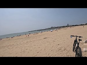 Le long de la plage de Royan jusqu'au bac et vue du haut de sa Grande Roue.