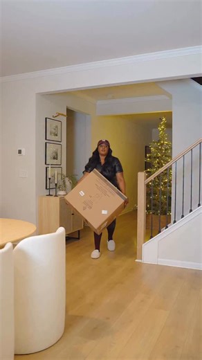 6.4K views · 147 reactions | Comment “Bar Stools” and you will get the link. Unboxing my Kitchen Bar Stools Direct URL ➡️ https://liketk.it/5vNYK | Nadine Ness | Facebook