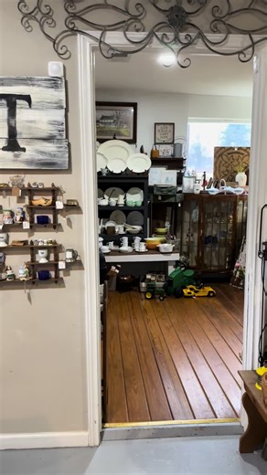 Quick Video Tour! Shop online at jcovintage.com or come shop at The Market to find 1000’s of unique and vintage finds! 🌟𝐇𝐎𝐔𝐑𝐒 & 𝐋𝐨𝐜𝐚𝐭𝐢𝐨𝐧🌟 Thursday-Saturday 10-4 and Sunday 12-4 We are located in Porter, TX at 20360 FM 1314 and Louis Ln. • #vintagedecor #shopvintage #cottagecore #antiques #farmhouse #trending #vintagestyle #vintage #vintagestyle #vintagedecor #antiqueshop #antiquefurniture #antiquedealersofinstagram #antiquestone #farmhousedecor #junkdealer #ShopSmall #vintageselle