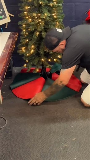 25 reactions · 3 comments | How to tell the difference between hook and loop when you’re sewing — fast. Full tree-skirt build on YouTube… tools linked at BoatCanvasGear.com  Follow on Facebook for more daily #HowToSew #UpholsteryTips #BoatCanvas #SewingHack #MarineUpholstery #CanvasShop #SewingTools #DailyShop #KevinStrate #BoatCanvasGear | Tampa Bay Upholstery | Facebook