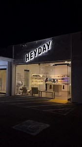 ✨ Winter can be tough on skin. Treat yourself to a repairing facial at Heyday. • Personalized analysis and treatment • Focus on hydration, barrier support, and glow • Expert product guidance for the season For skin that shines brighter than the holidays. ❄️💆‍♀️ | Heyday