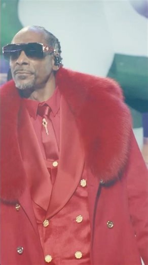 Snoop's Holiday Halftime Party is now one of my favorite things #nflonnetflix