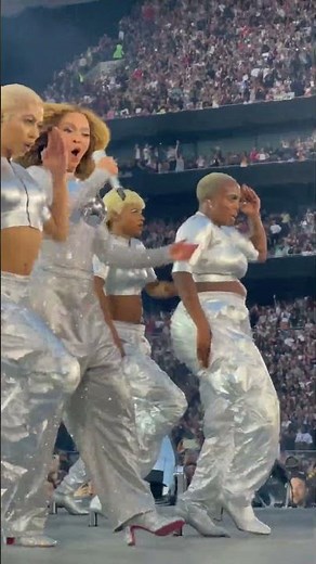 Beyoncé- Run the World (Girls) [Live] Renaissance World Tour