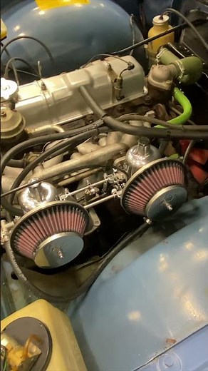 Triumph TR6 SU Carburetor Conversion