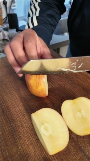 Apfel in 4 Schnitten und 10 s - für Faule - hahaha