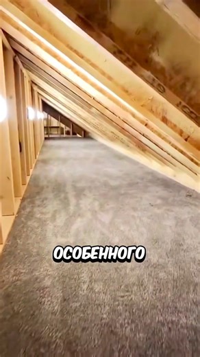 mad.reelz on Instagram: "1990년 개봉한 영화 〈나홀로 집에(Home Alone)〉 는 단순한 가족 코미디를 넘어, 혼자 남겨진 한 아이의 용 기와 따뜻함을 담아낸 작품입니다. 크리스마스의 화려한 장식과 밝은 음악 뒤에는, 케빈이 느끼는 외로움과 성장 의 순간들이 자연스럽게 스며 있습니다. 처음엔 집에 혼자 남았다는 사실이 마치 해방된 듯 신나 보이지만, 시간이 지날수록 조용한 집 안 곳곳에서 케빈 이 맞닥뜨리는 고요한 감정들이 더 깊이 다가옵니다. 빈 식탁, 적막한 밤, 멀리서만 들리는 캐럴 소리... 이런 순간 들이 영화의 분위기를 더욱 따뜻하면서도 쓸쓸하게 만들 죠. 하지만 이 영화가 오래 기억되는 이유는, 결국 케빈이 혼 자서도 두려움을 이겨내고 집을 지켜내는 모습 때문입니 다. 장난기 가득한 함정들과 소동 속에서도, 어린 아이의 순수한 용기와 가족을 향한 그리움이 자연스럽게 묻어납 니다. 많은 사람들이 왜 매년 겨울만 되면 이 영화를 다시 보게 될까?”