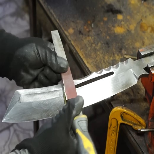 Forging a Truck Leaf Spring into a Hunting Knife | DIY & Crafts USA