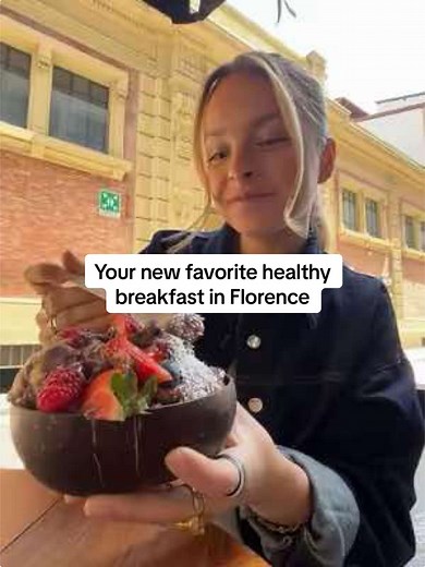 I seriously crave this acai bowl and their peanut butter on the daily @Raw Vegan Restaurant Firenze 📍Raw Via Sant'Agostino 11 R 50125 Florence Italy #florencefoodrecs #florencerecommendations #livingabroad #florenceitenerary #florencehealthyfood #florenceacaibowl