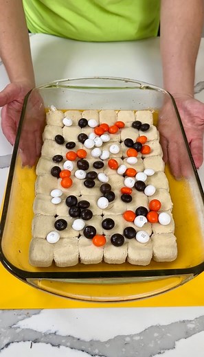 418K views · 6.8K reactions | easy Halloween dessert! y'all, this cookie cake is so easy and yummy! | Kristin's Friends | Facebook