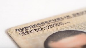 eID fürs Handy: Online-Ausweisen soll halb so lang dauern wie mit Karte