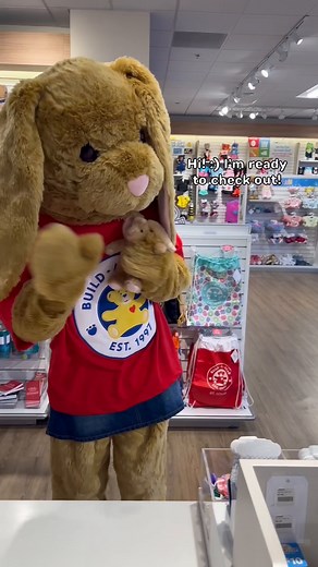 Pawlette is gifting at the Workshop for Easter! Hang out with her this weekend for a meet-and-greet and photo opportunities this Saturday, April 12th at 11am, 12pm, and 1pm local time! #TheStuffYouLove Find your Workshop here ⬇️ US: http://ms.spr.ly/6182qF6Hs UK: http://ms.spr.ly/6184qF6HQ | Build-A-Bear Workshop