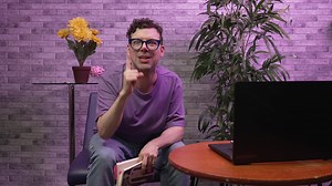 Simon Boulerice nous propose avec humour, malice et tendresse une lecture dessinée de son roman Géolocaliser l’amour. | Juste pour rire