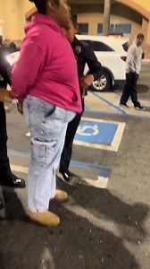 So basically she robbed the girl for 3500 and the girl saw her out she tried busting her windows and went to jail so pink sweater finally got her karma for the money and windows .. I hate a ponytail wearing thief 😂🤷🏾‍♀️ Bye I’m aggravated 🤷🏾‍♀️😂 #fypviralシ | Tatiana Nichole