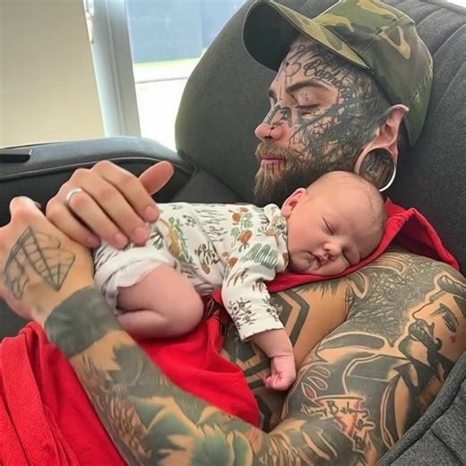 75K views · 160 reactions | A 24-year-old dad, covered head to toe with over 200 tattoos, decided to remove them all for his baby daughter … Brace yourself before seeing his new look today  (check in the first comment) | Honor Guard | Facebook