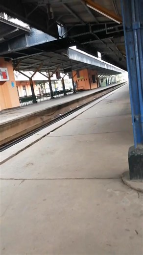 මේ මානයේ දැන් දවස් ගානක් වෙනවා.. එයාලට අහුනොවී මන් ..... මගේ කාලයට මන් කොහොමහරි එනවා....