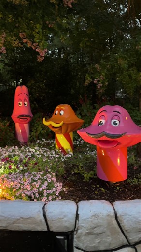 The Future of Amusement Parks: More Animatronics Needed