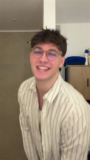 𝑦𝑒𝑠𝑠𝑖𝑛 (@yessinthememe)’s video of talking bodies by tove lo