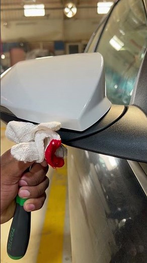 Side mirror cover removal