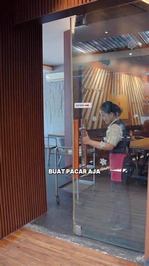 Hal kecil kayak bgini nih, yang buat customer ngerasa lebih diperhatiin! Mau kasih perhatian ke customer? #AndalkanArint ! Contact us to learn more 📞 62 899-0228-985 📧 admin@arintfitting.com 🖇️ www.arintfitting.com (Click on bio) #arint #arintfitting #sahabatarint #automaticdoor