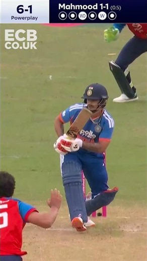 2 Wickets in 1 Over v India 🔥