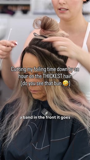 Christine Nicole Woods || Raleigh, NC Hair Extension Educator on Instagram: "Now the key with this is that I am leaving out large sections of hair, especially in the back around her occipital. And even though I’m working around the head I am taking diagonals, then slicing across with a horizontal that leave triangles of depth between the foils. I can cover a large surface area, connect everything, and get the brightness where I really need. It takes longer to do a lot of hair! That’s normal. It’