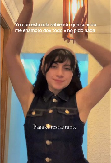 Cómprame un iPhone paga el restaurante — letra y tendencia