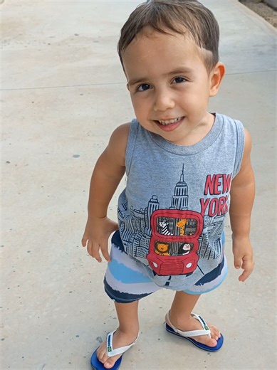 Diversão no Parque: Várias Brincadeiras com Amigos