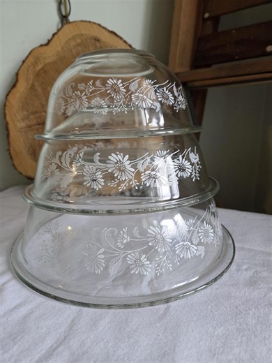 Vintage Pyrex Nesting Bowls "colonial Mist" Pattern, Also Known as "white Lace" or "french Daisy" - Set of 3 - Etsy