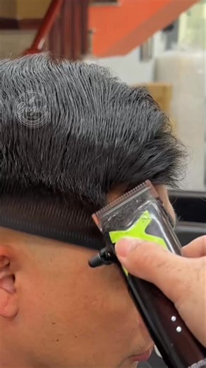 Perfect Simple Overcomb Haircut 😮 💈 #fyp #easytechnique #tecnology #everyone #asmr #viralreelsfacebook #usabarber #ukbarber #fblifestyle | Lagas Avelin