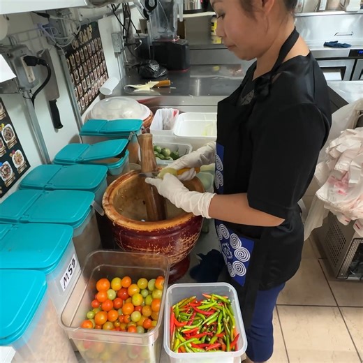 144K views · 3.4K reactions | I finally made it to Hmong Village in St. Paul, Minnesota — one of the largest Hmong marketplaces in the U.S. — and WOW, the food was unreal. #HmongVillage #HmongFood #StPaulEats #MinnesotaFoodi | Strictly Dumpling | Facebook