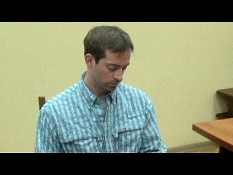 Russia expels disguise-wearing US spy caught "red-handed"