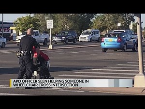 APD officer seen doing good deed